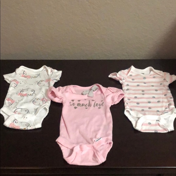 Gerber Other - Baby girl onesies
